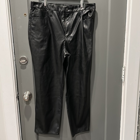 NWT Madewell perfect vintage straight jean: faux leather - Picture 2 of 5